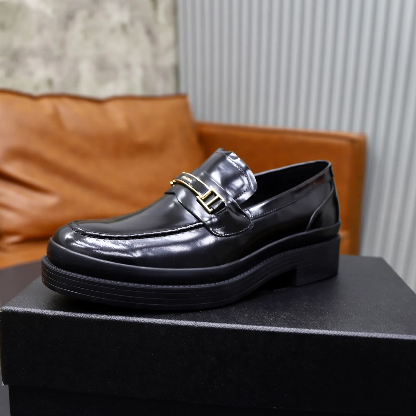 Men's shoes: 540💰🙅‍♂️🙅‍♂️🙅‍♂️ Brand: PRADA Standard code: Men's code 38-44 (45 can be customized) Grade: Same style as the official website Original order quality Material: Original cowhide surface Comfortable sheepskin lining Original outsole Style category: Men's fashionable casual leather shoes Distinguished big-name luxury elements Top luxury Color: actual picture color